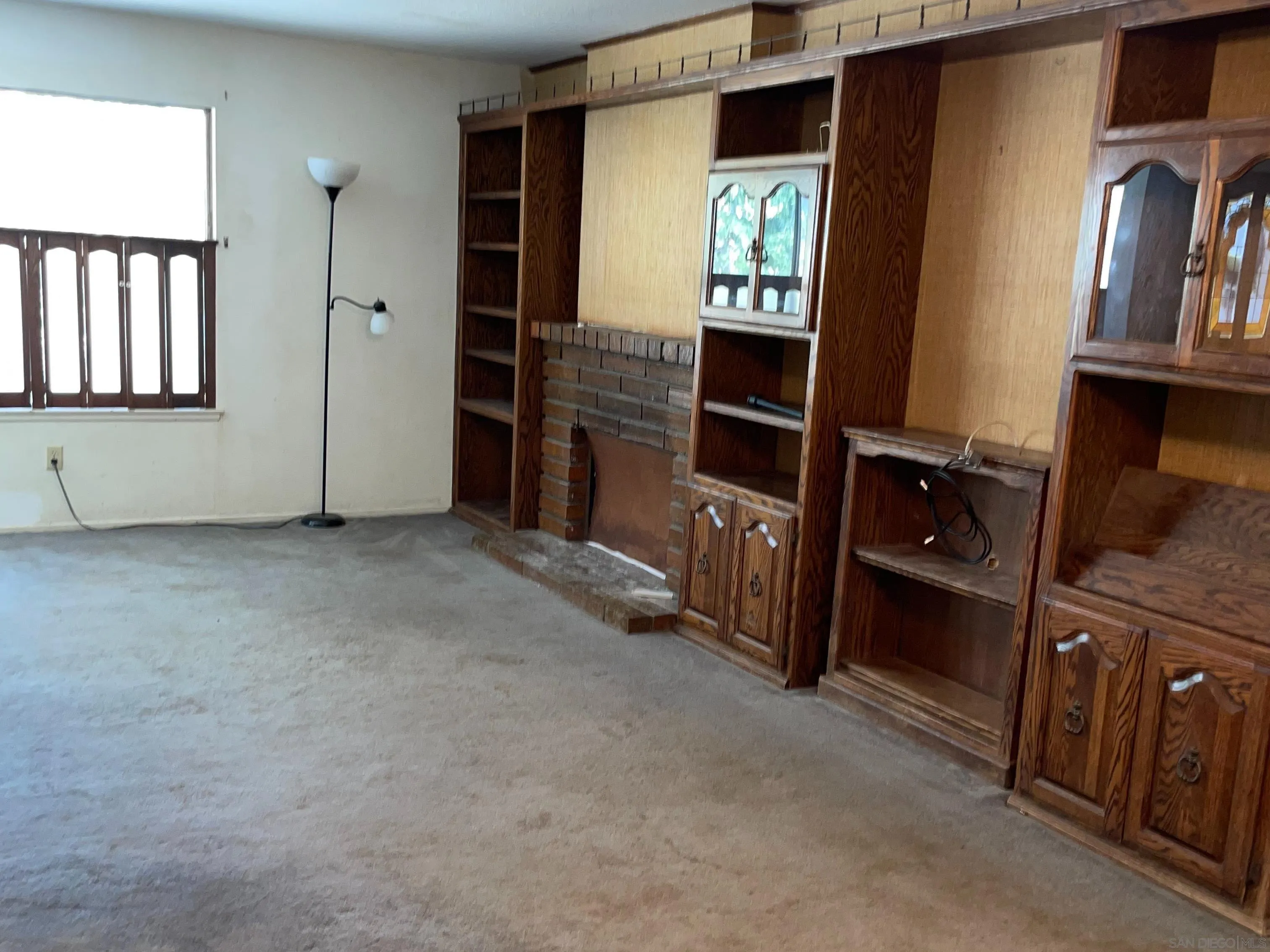 6005 Baldwin Avenue Riverside, CA 92509 - Photo 2 of 4 a view of an empty room with closet and a window