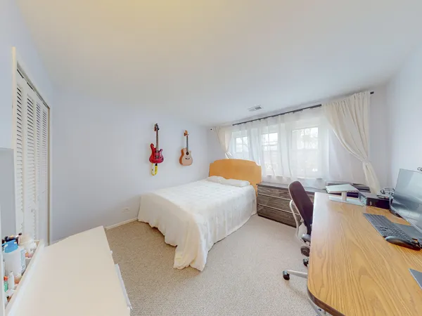 $289,900 | 225 Columbia Court, Unit 6, Schaumburg, IL 60193