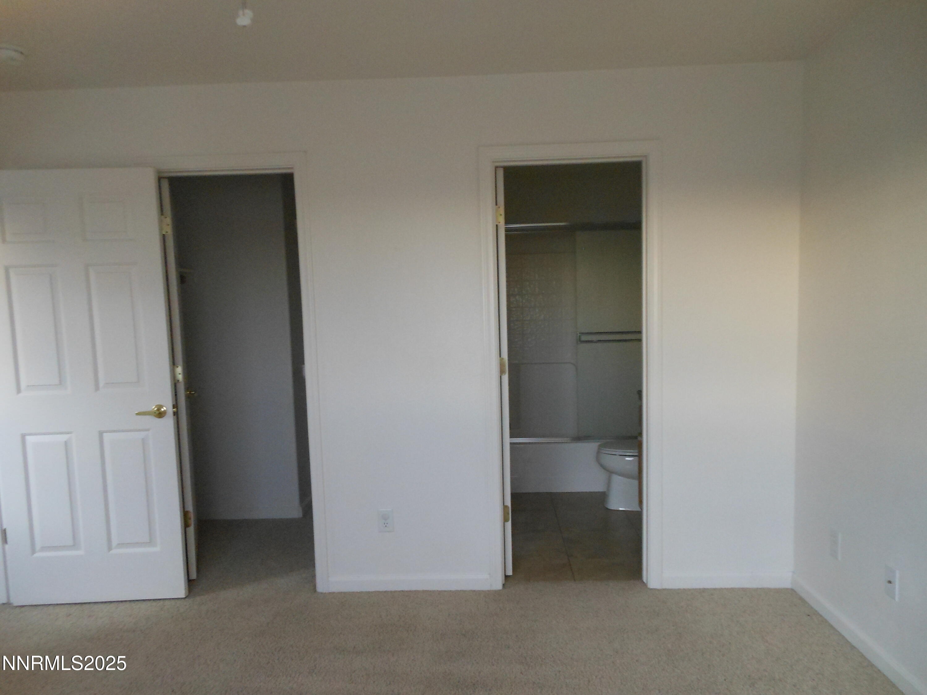 655 Desert Springs Court Fallon, NV 89406 - Photo 7 of 16 a view of an empty room with a bathroom