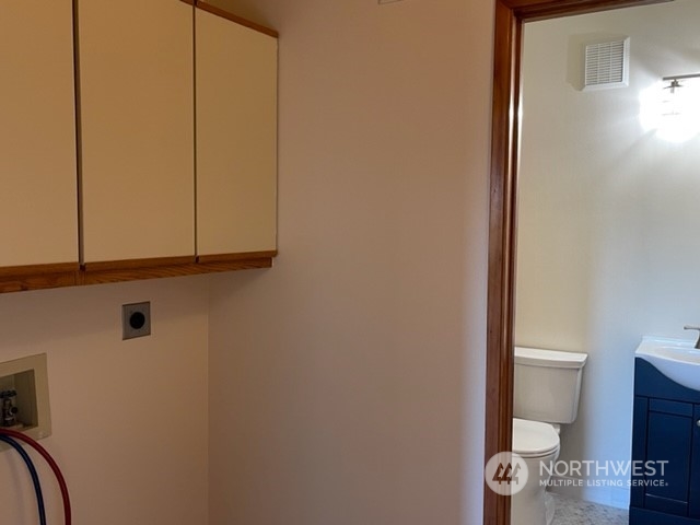 720 Guard Street, Unit 4 Friday Harbor, WA 98250 - Photo 12 of 19 a view of bathroom