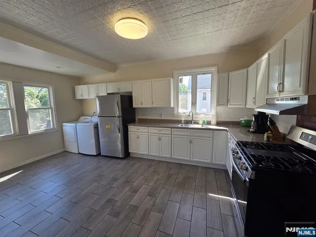 $2,600 | 49 Feronia Way, Unit 2, Rutherford, NJ 07070