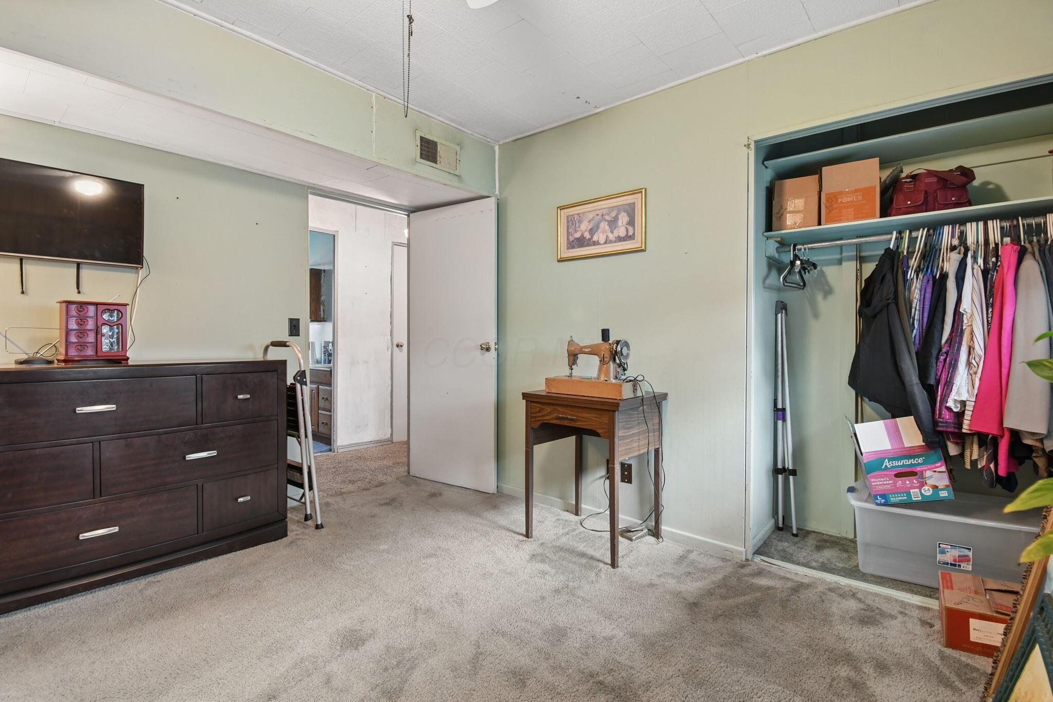 916 South Hampton Road Columbus, OH 43227 - Photo 9 of 13 18-web-or-mls-916-s-hampton-rd