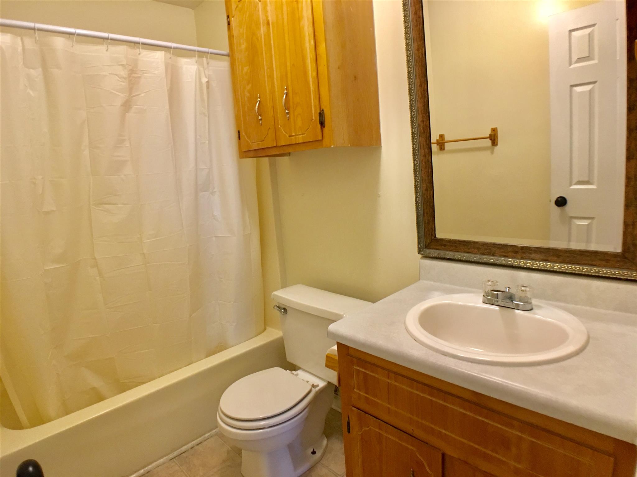 630 State Line Road Oak Grove, KY 42262 - Photo 8 of 9 Bathroom