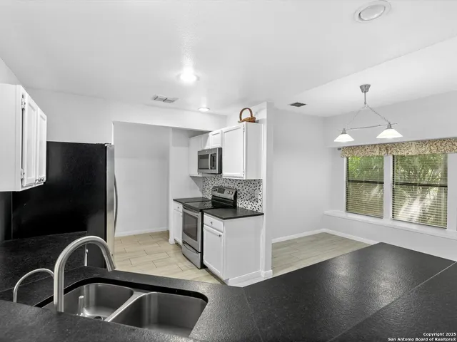 $297,000 | 5430 Vista Court, San Antonio, TX 78247