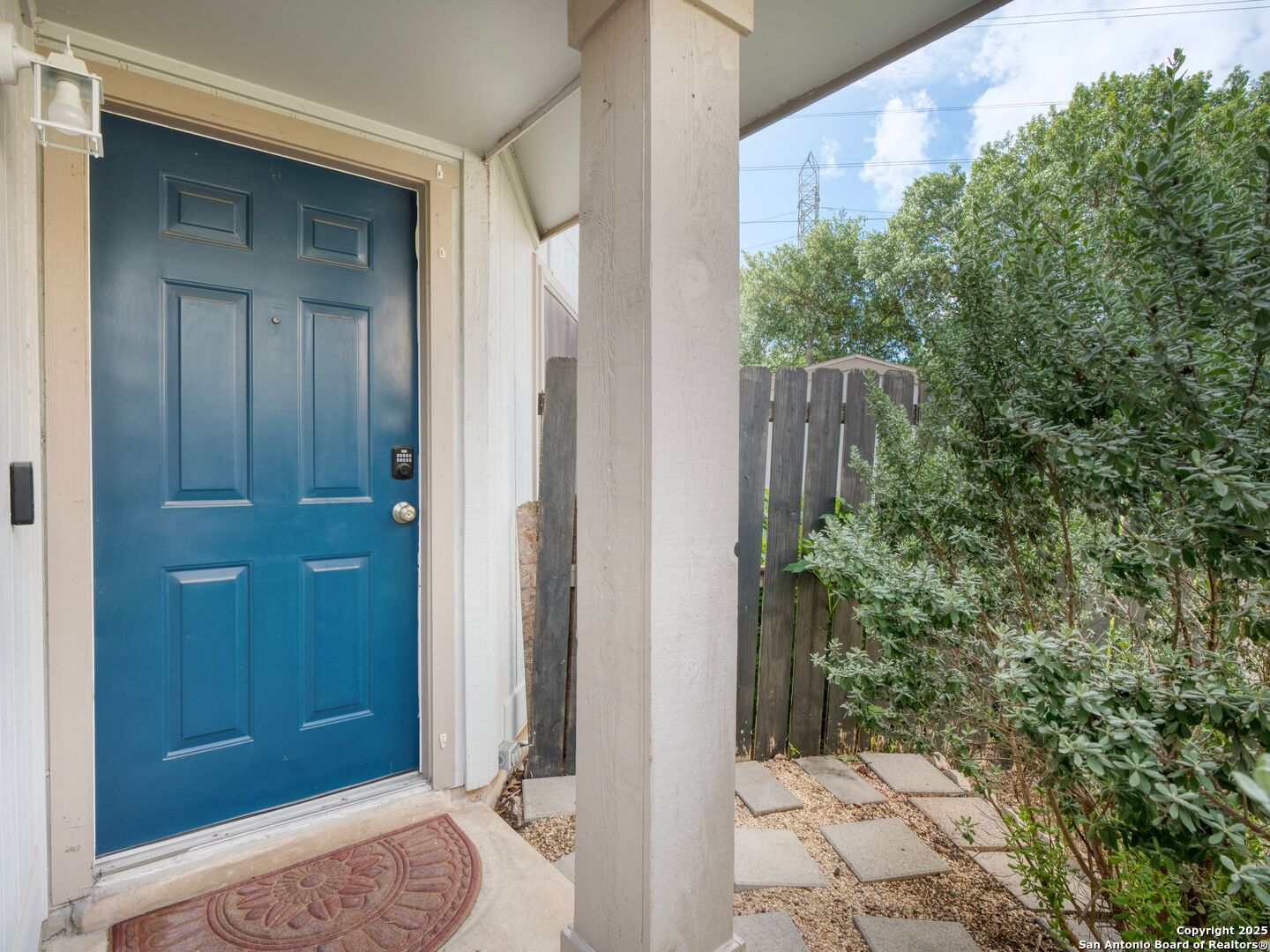 5430 Vista Court San Antonio, TX 78247 - Photo 2 of 37 view of small space