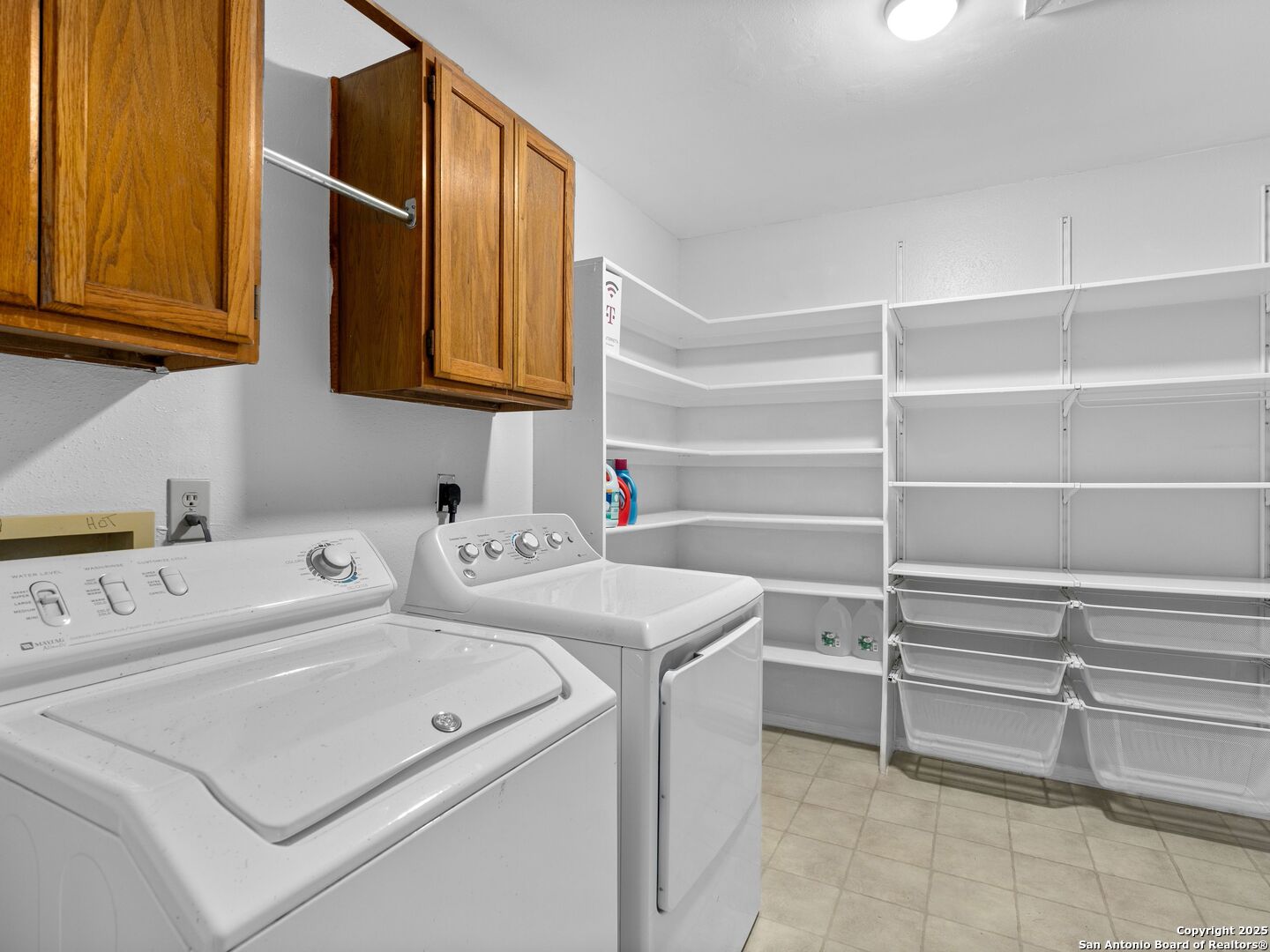 5430 Vista Court San Antonio, TX 78247 - Photo 33 of 37 a utility room with dryer and washer