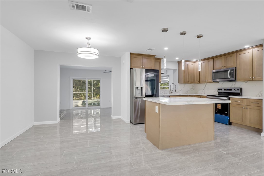 1653 South Fountainhead Road Fort Myers, FL 33919 - Photo 11 of 25