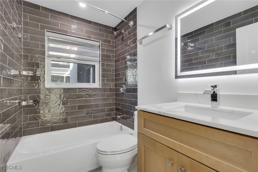 1653 South Fountainhead Road Fort Myers, FL 33919 - Photo 14 of 25