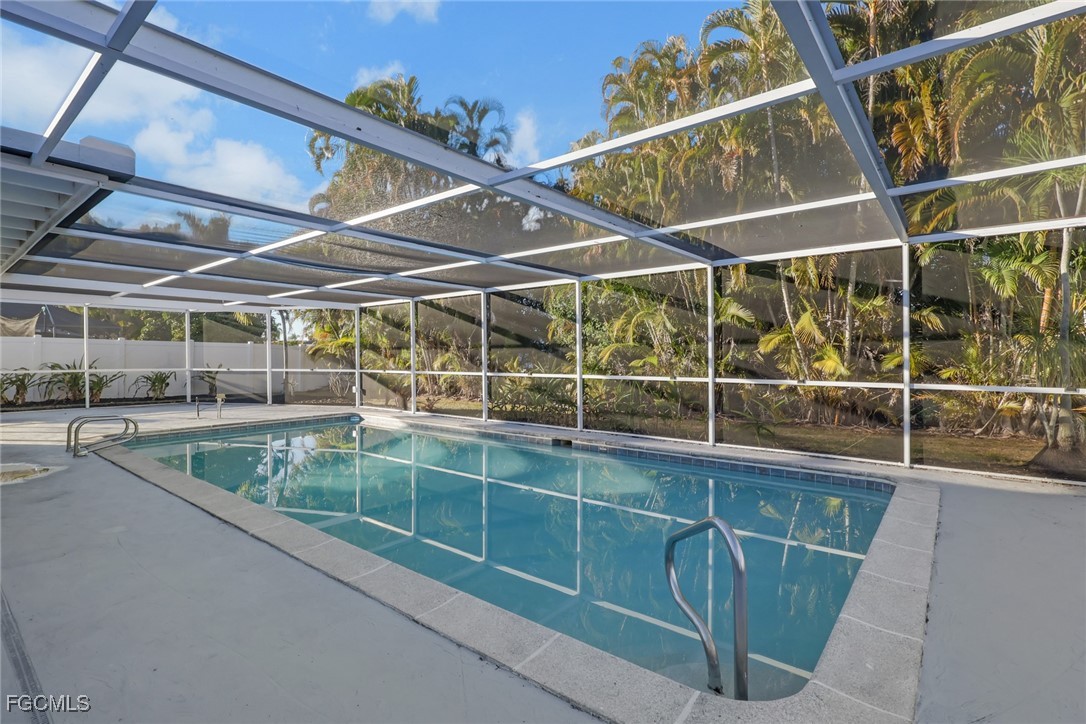 1653 South Fountainhead Road Fort Myers, FL 33919 - Photo 6 of 25