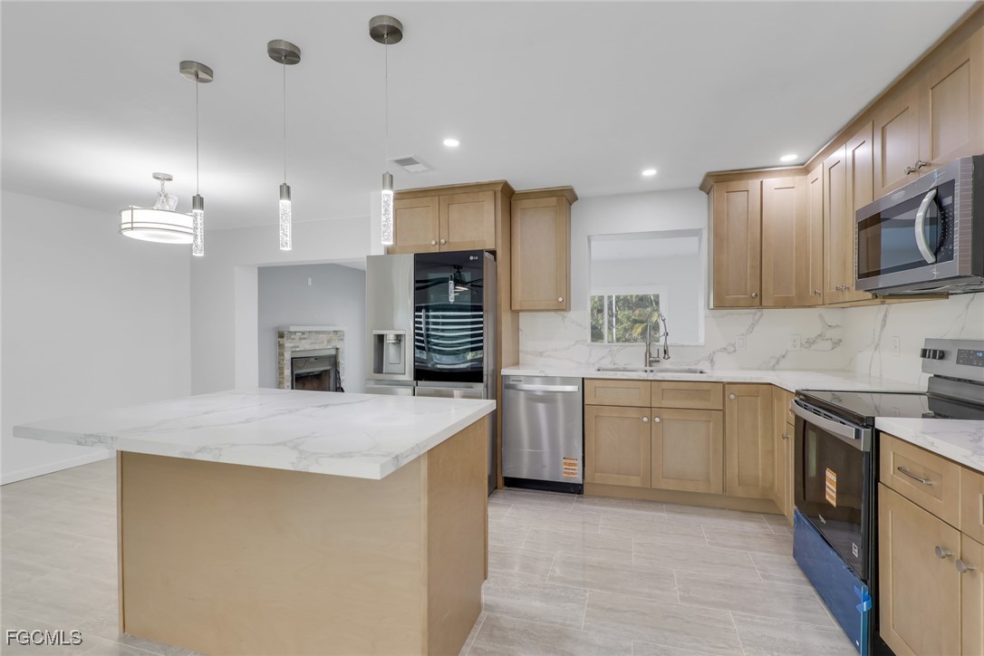 1653 South Fountainhead Road Fort Myers, FL 33919 - Photo 8 of 25