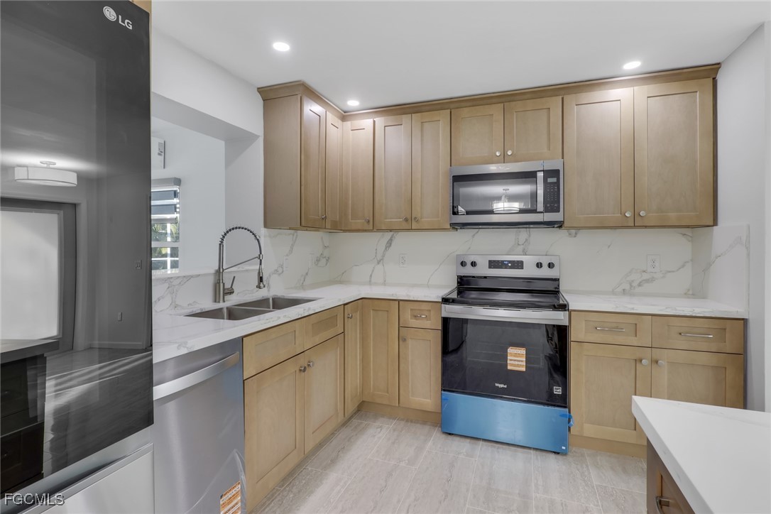 1653 South Fountainhead Road Fort Myers, FL 33919 - Photo 9 of 25