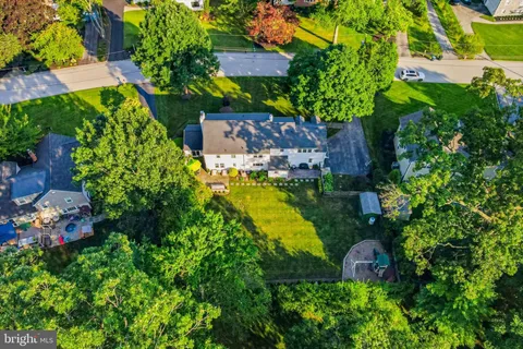 $1,275,000 | 417 Heatherwood Lane, Devon, PA 19333