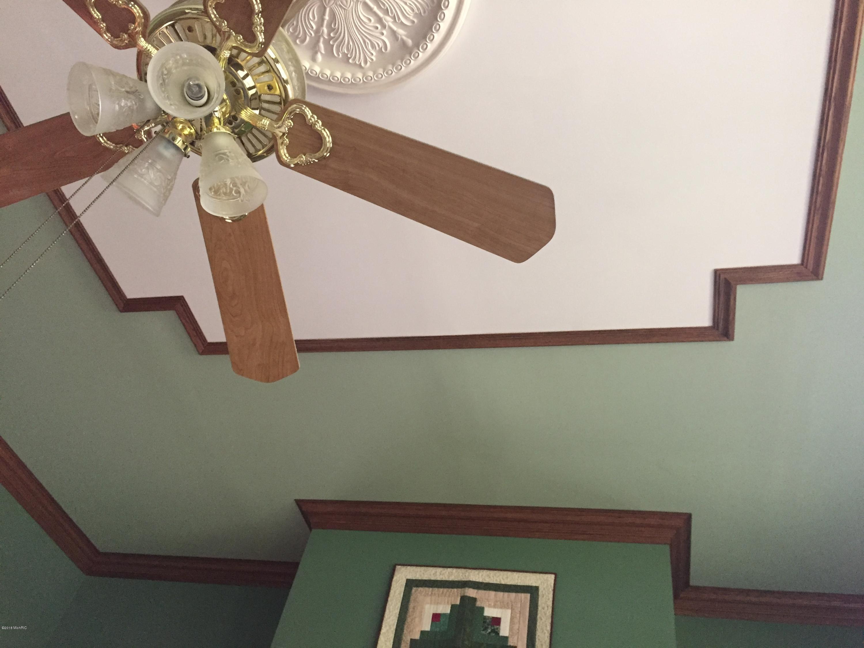 529 Maple Street Colon, MI 49040 - Photo 16 of 70 Great Room