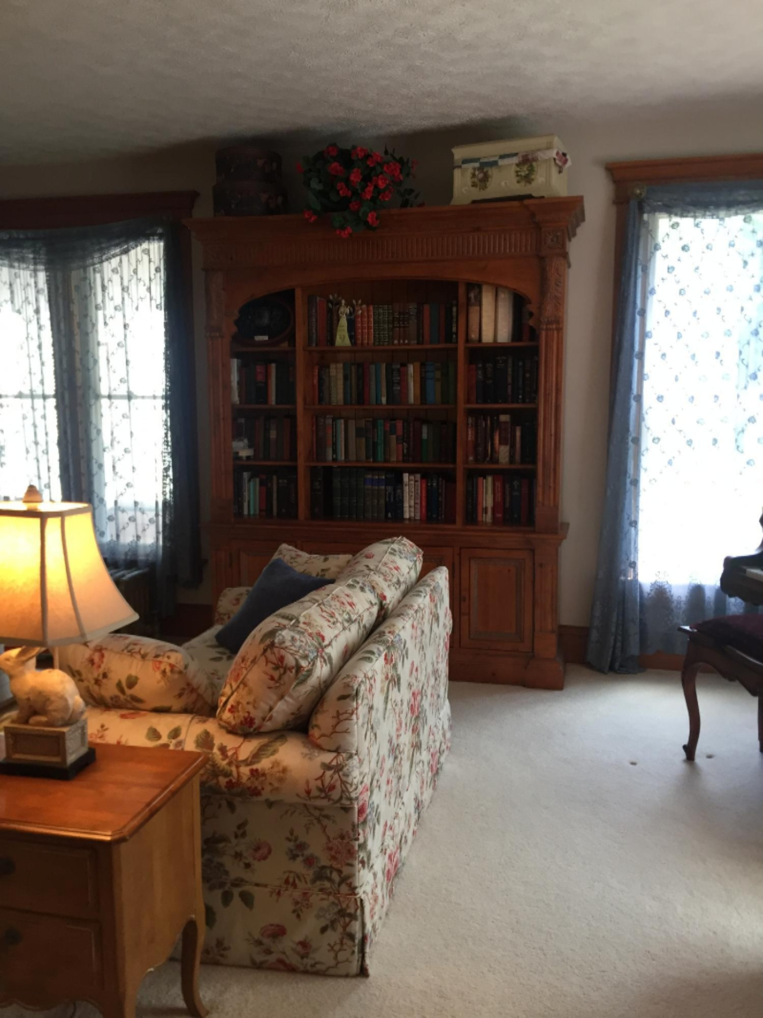 529 Maple Street Colon, MI 49040 - Photo 25 of 70 Living Room