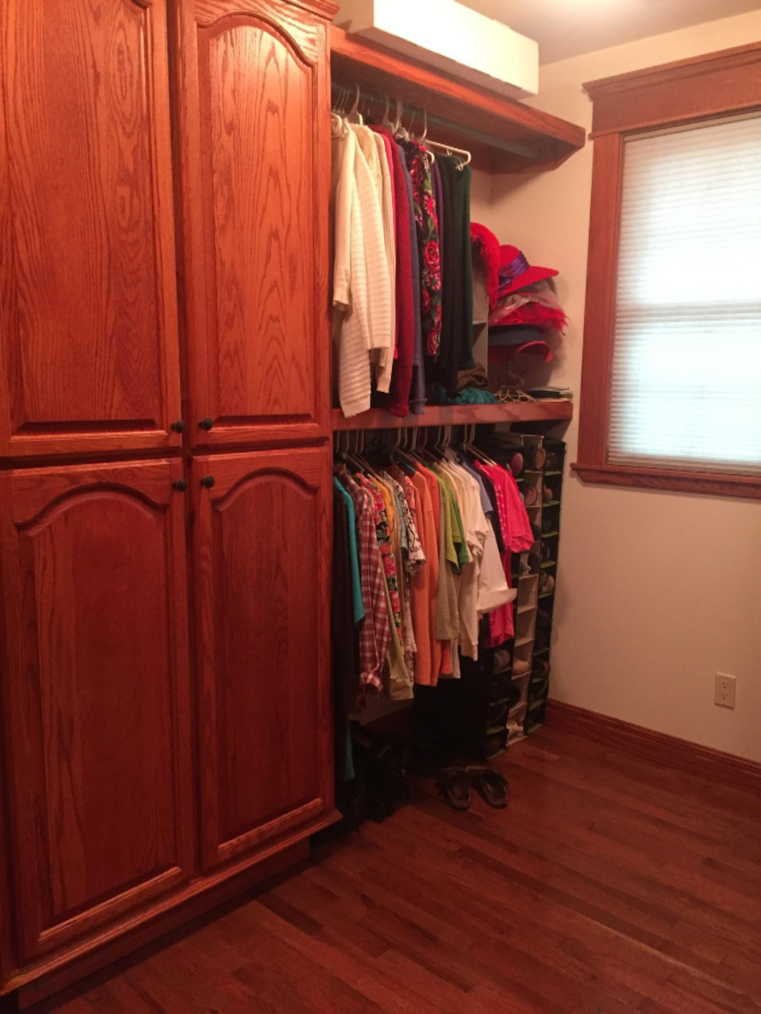 529 Maple Street Colon, MI 49040 - Photo 33 of 70 Master Walk-in Closet