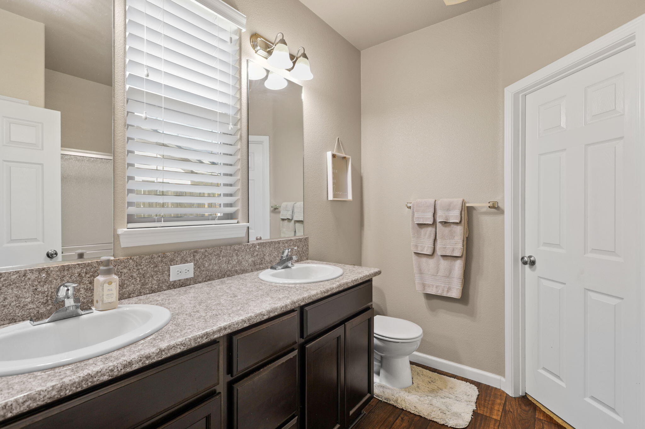 3642 Geyser Way Anderson, CA 96007 - Photo 20 of 46 Bathroom 1