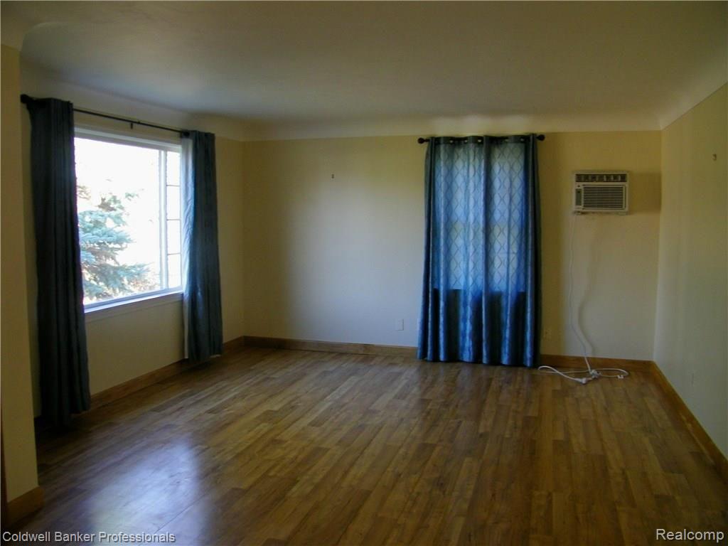 1718 Bowers Road Lapeer, MI 48446 - Photo 7 of 18 100_2995.jpg