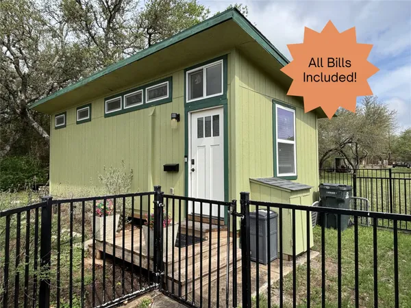 $1,245 | 1002 Spanish Oak Trail, Unit B, Manchaca, TX 78652