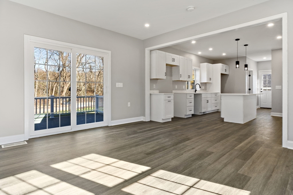 53 Buffington Street Swansea, MA 02777 - Photo 11 of 31