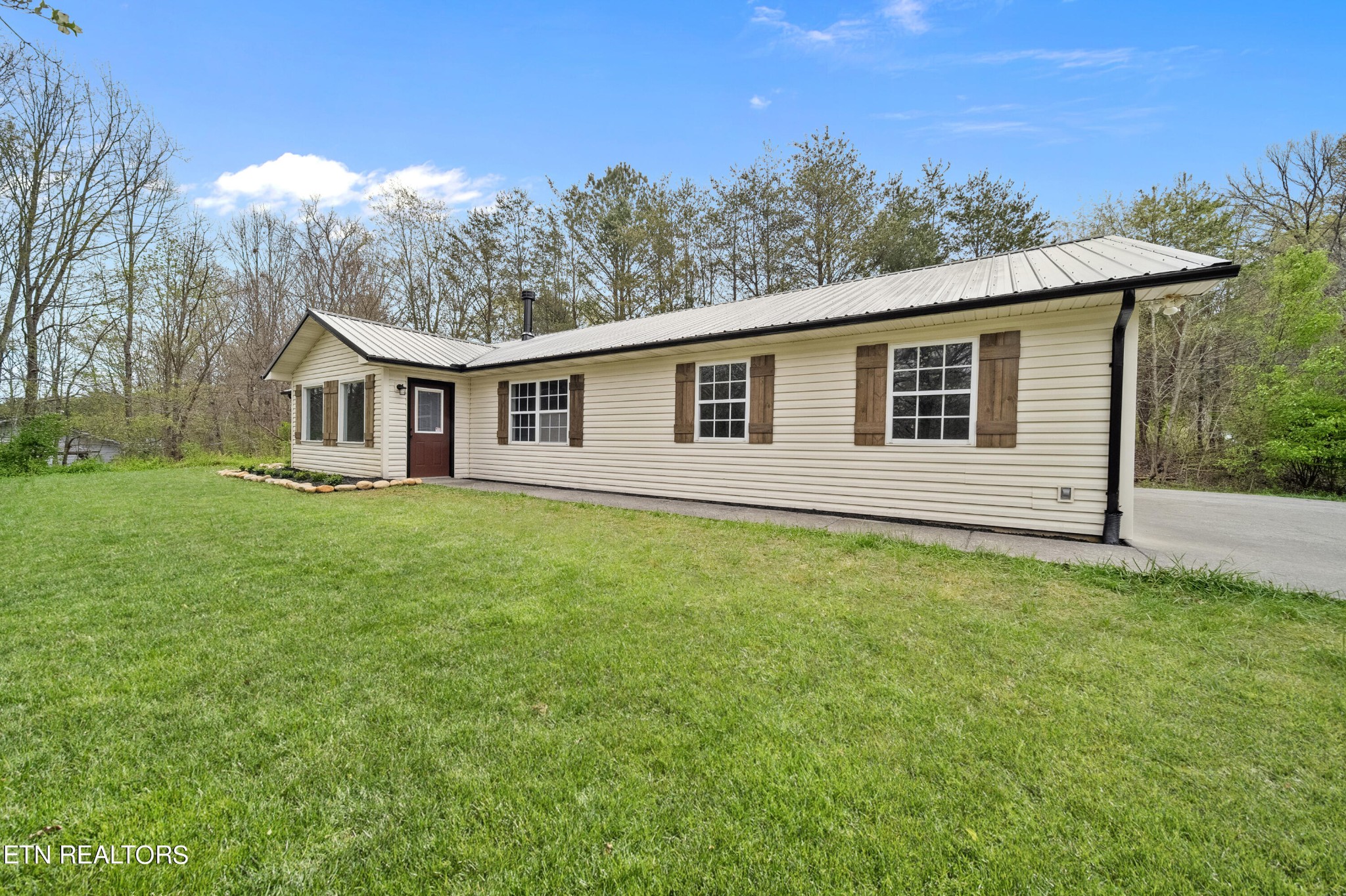 1355 Springview Circle Seymour, TN 37865 - Photo 3 of 30