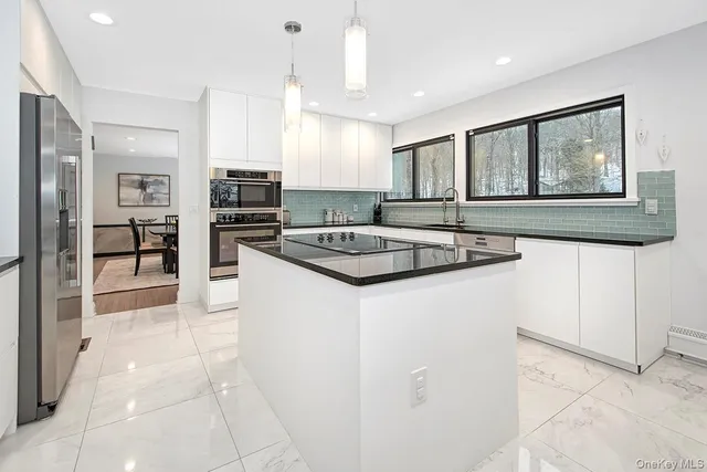 $1,749,000 | 2 Whippoorwill Close, Chappaqua, NY 10514