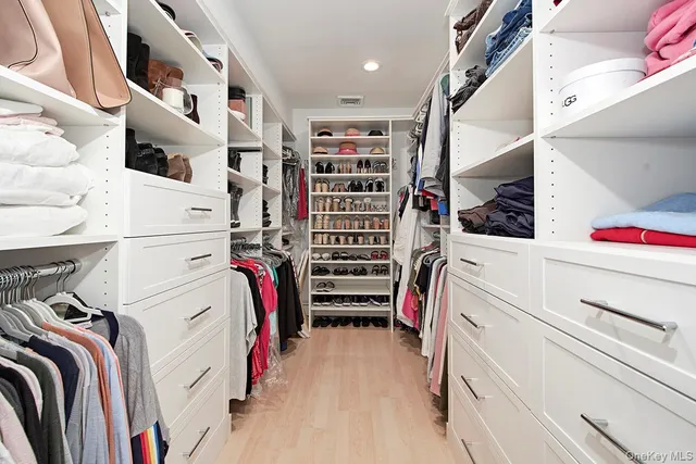 $1,749,000 | 2 Whippoorwill Close, Chappaqua, NY 10514