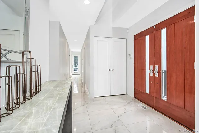 $1,749,000 | 2 Whippoorwill Close, Chappaqua, NY 10514