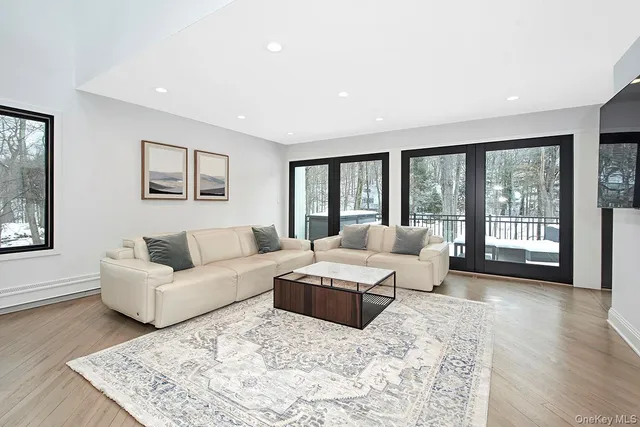 $1,749,000 | 2 Whippoorwill Close, Chappaqua, NY 10514