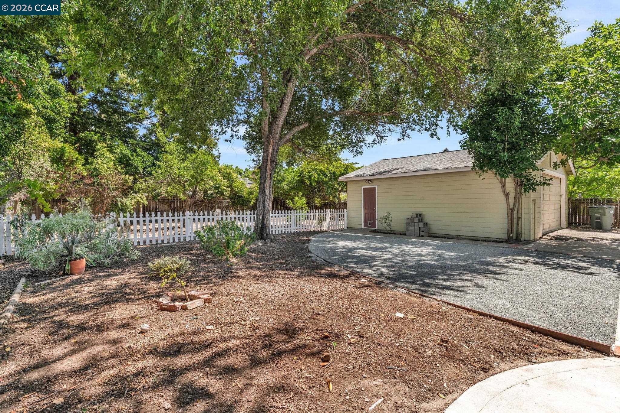 2072 Chalomar Road Concord, CA 94518 - Photo 29 of 42