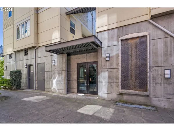 $350,000 | 10606 Southeast Main Street, Unit 204, Milwaukie, OR 97222
