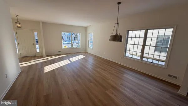 $3,100 | 49 Wagon Wheel Lane, Columbus, NJ 08022