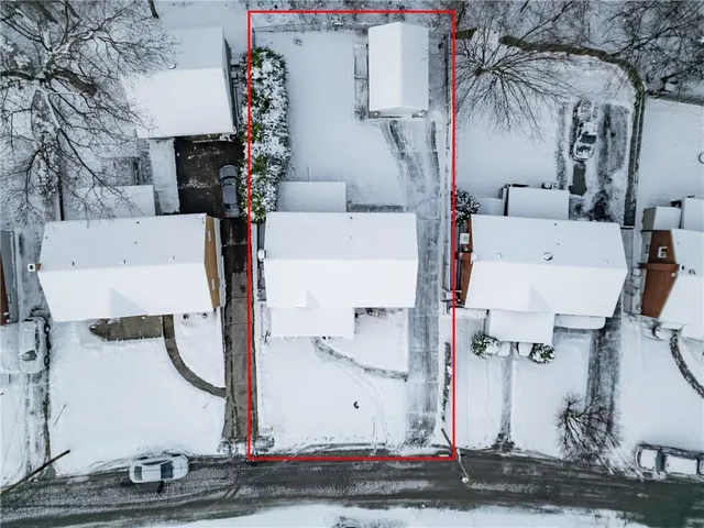 a view of a terrace with sitting area