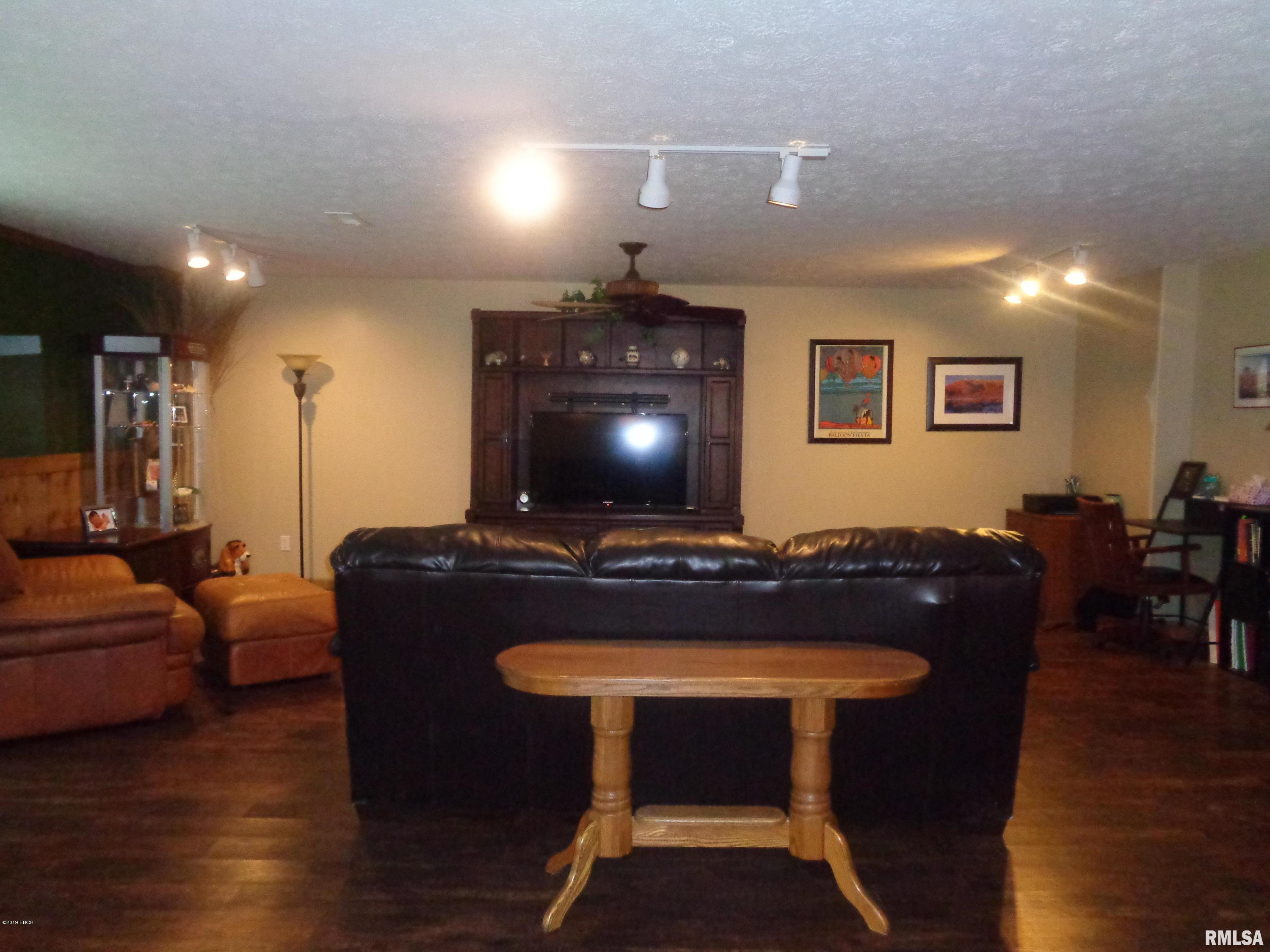 2107 Candlestick Lane Marion, IL 62959 - Photo 22 of 32 Gallery Image 22