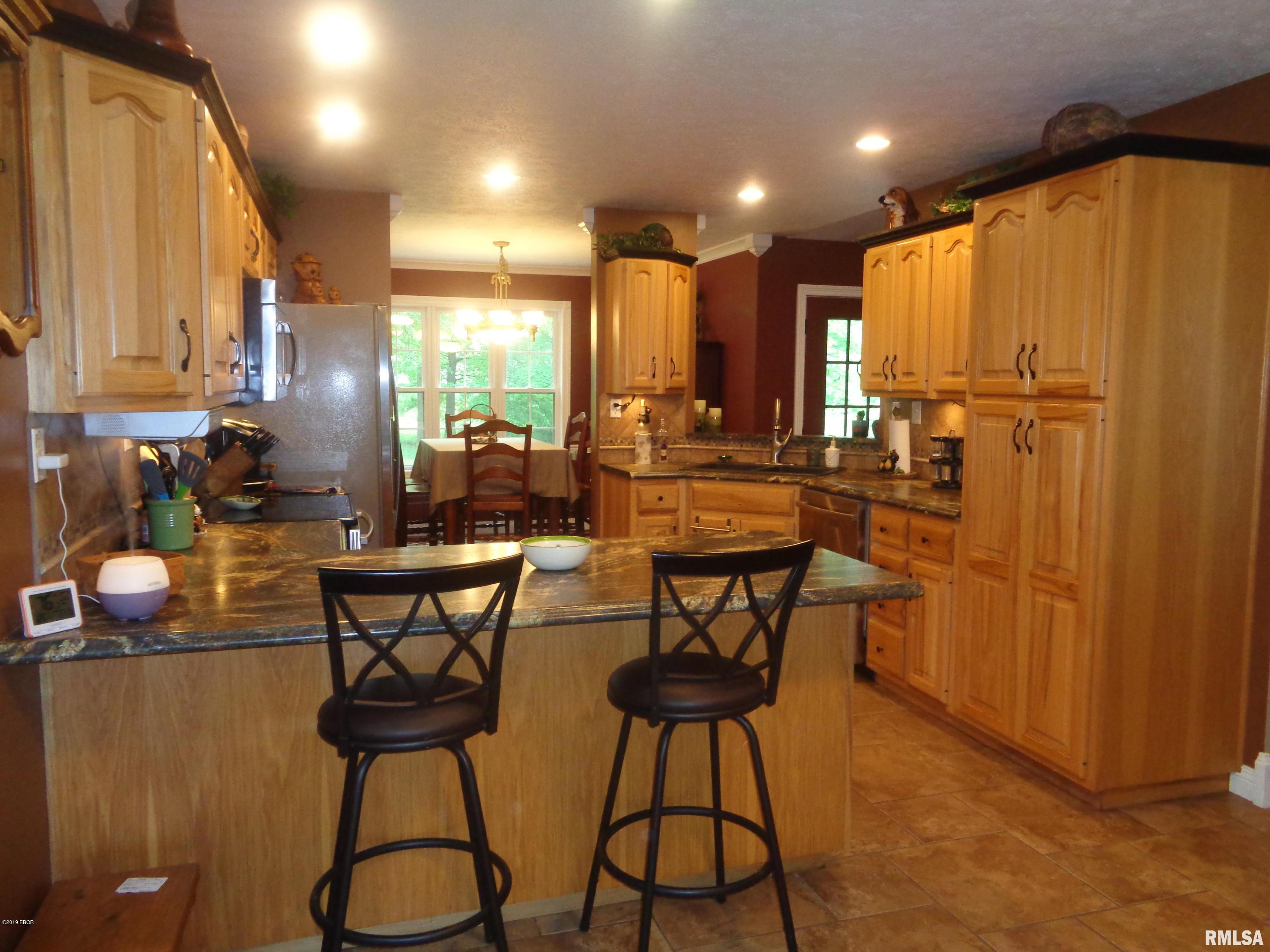 2107 Candlestick Lane Marion, IL 62959 - Photo 4 of 32 Gallery Image 4