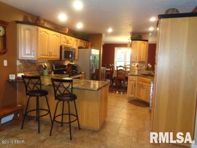 2107 Candlestick Lane Marion, IL 62959 - Photo 6 of 32 Gallery Image 6