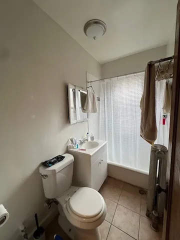 $1,895 | 4224 North Clark Street, Unit 3, Chicago, IL 60613