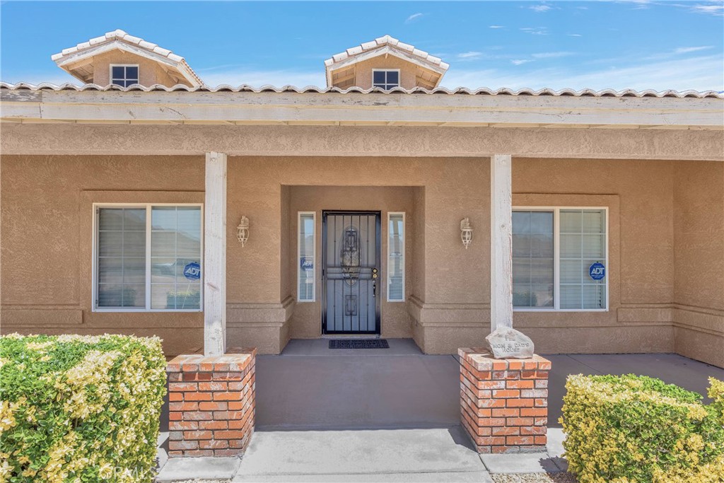 17367 Central Road Apple Valley, CA 92307 - Photo 11 of 61 front view of a house