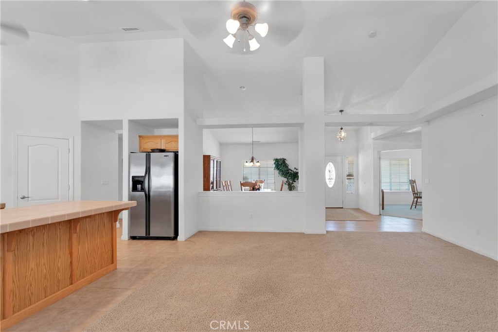 17367 Central Road Apple Valley, CA 92307 - Photo 16 of 61 Living Room