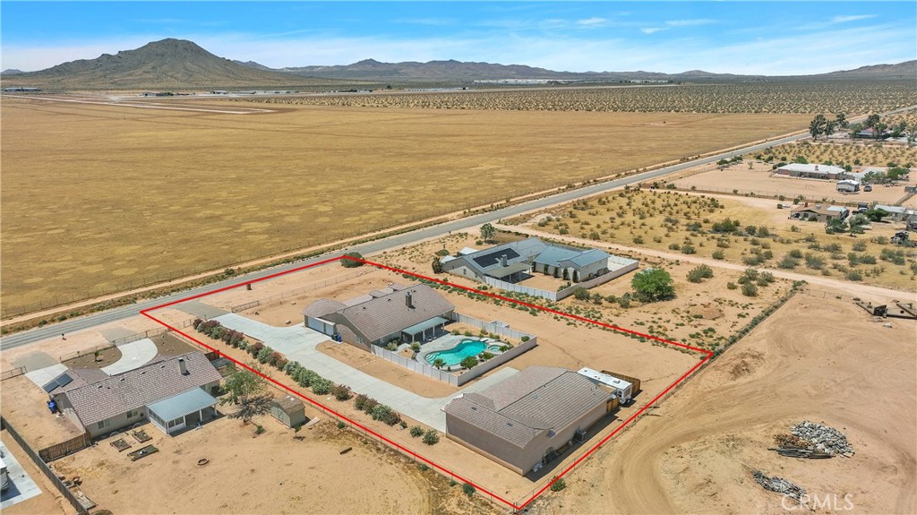 17367 Central Road Apple Valley, CA 92307 - Photo 4 of 61 a view of an ocean with a mountain view