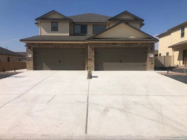 $1,600 | 1500 Lucille Street, Seguin, TX 78155