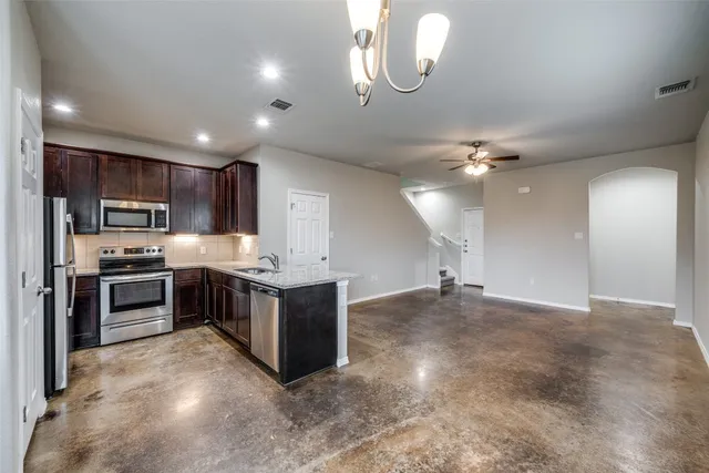 $1,350 | 1500 Lucille Street, Seguin, TX 78155