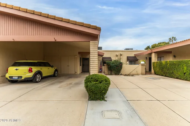 $389,900 | 2707 East Shaw Butte Drive, Phoenix, AZ 85028