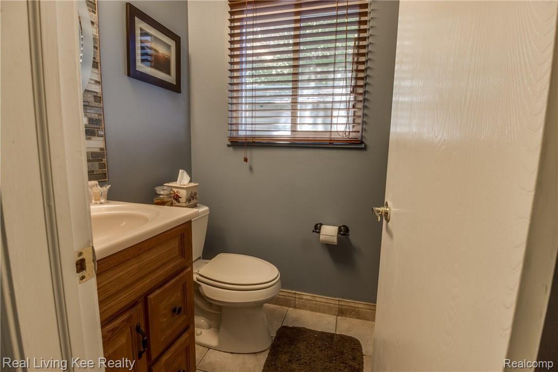 845 Downhill Lane Rochester, MI 48307 - Photo 13 of 29 13.jpg