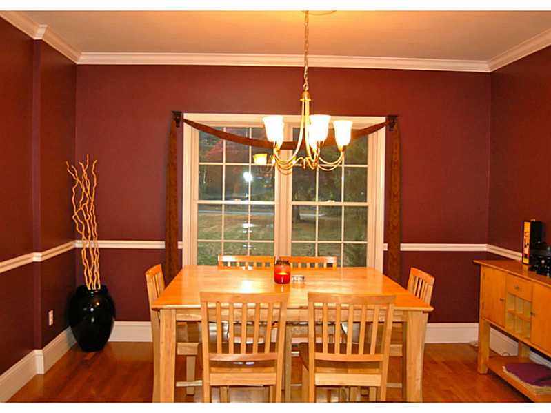 50 Crandall Road Tiverton, RI 02878 - Photo 4 of 11 Dining Area.