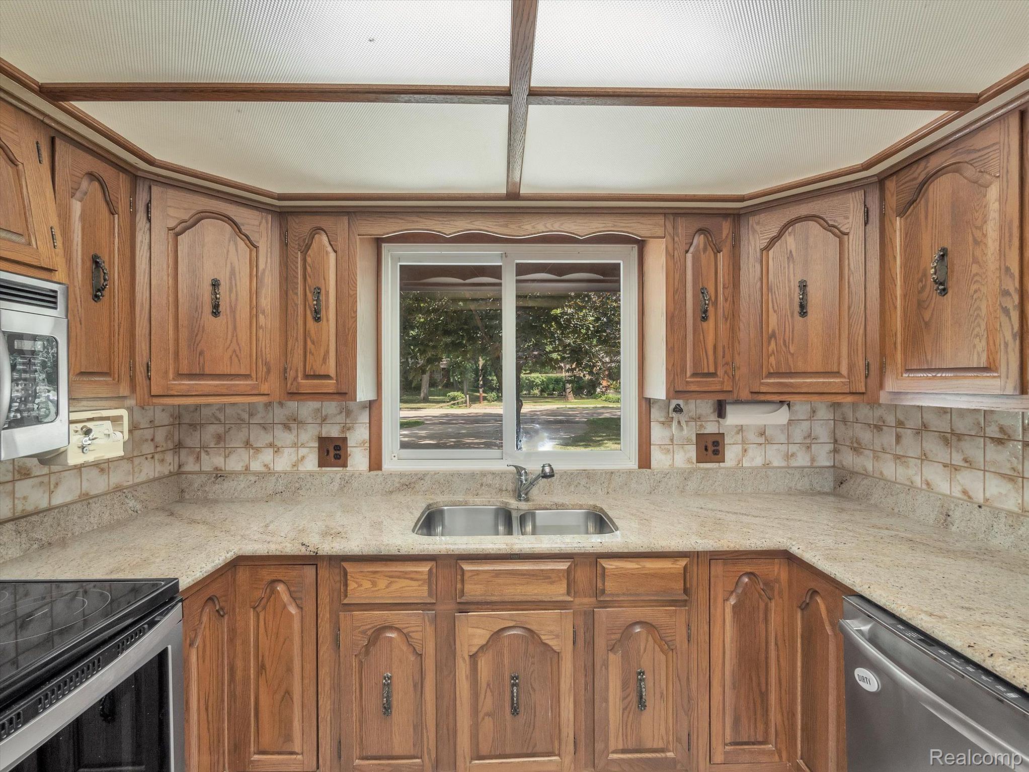 10012 Kress Road Pinckney, MI 48169 - Photo 11 of 55 Kitchen