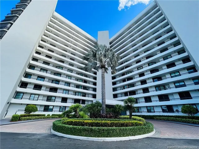 $4,200 | 8800 South Ocean Drive, Unit 1406PH, Jensen Beach, FL 34957