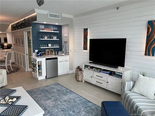 $4,200 | 8800 South Ocean Drive, Unit 1406PH, Jensen Beach, FL 34957