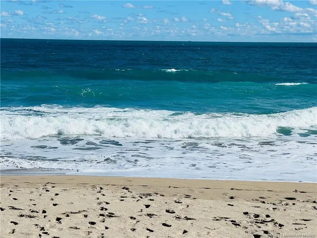 $4,200 | 8800 South Ocean Drive, Unit 1406PH, Jensen Beach, FL 34957