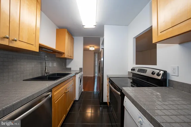 $315,000 | 1919 Chestnut Street, Unit 1103, Philadelphia, PA 19103