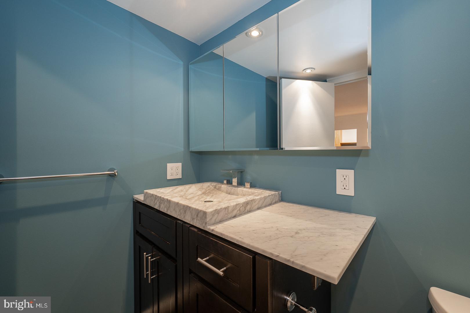 1919 Chestnut Street, Unit 1103 Philadelphia, PA 19103 - Photo 8 of 19